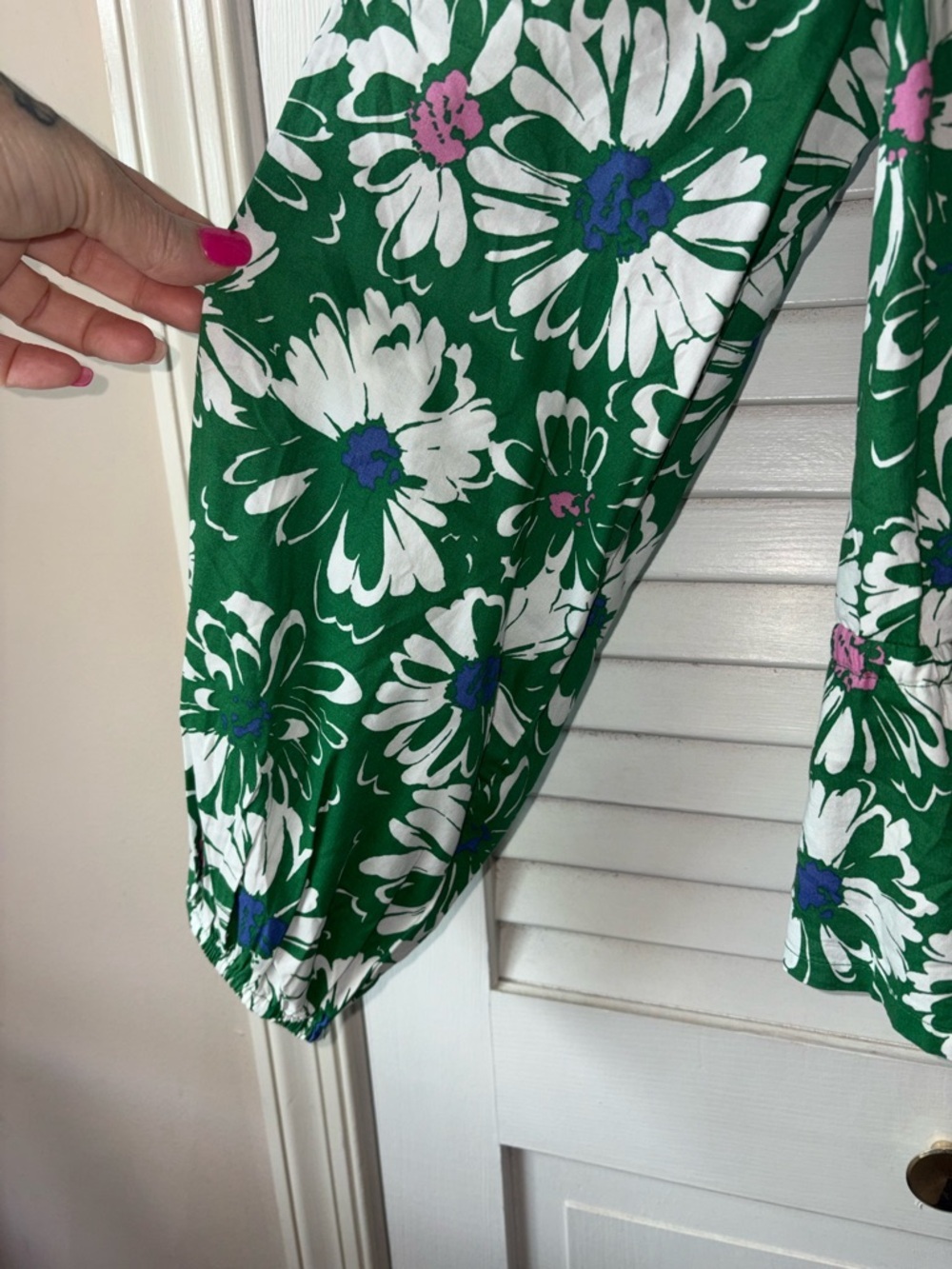 LOFT NWT Green Daisy Floral Tie Front Blouse Large Cottagecore Romantic Top - Picture 4 of 6